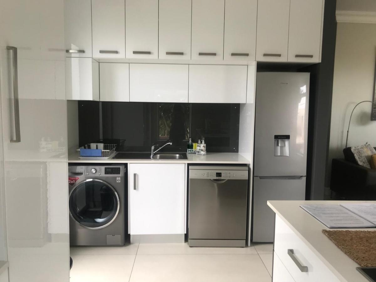 The Cottage On Cordia 2 Bedroom Self Catering 2Km From Umhlanga Beach Durban Luaran gambar